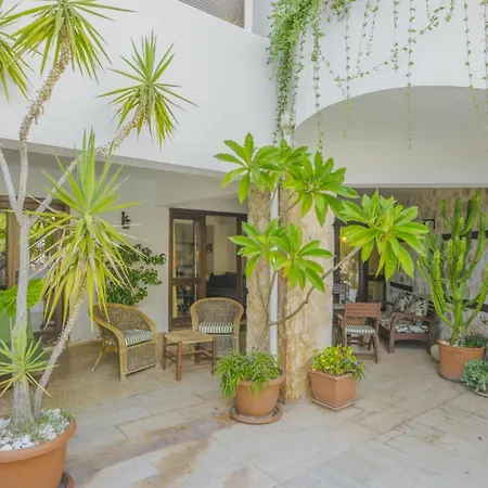 度假居 With Garden Shared Pool - 4 Min From