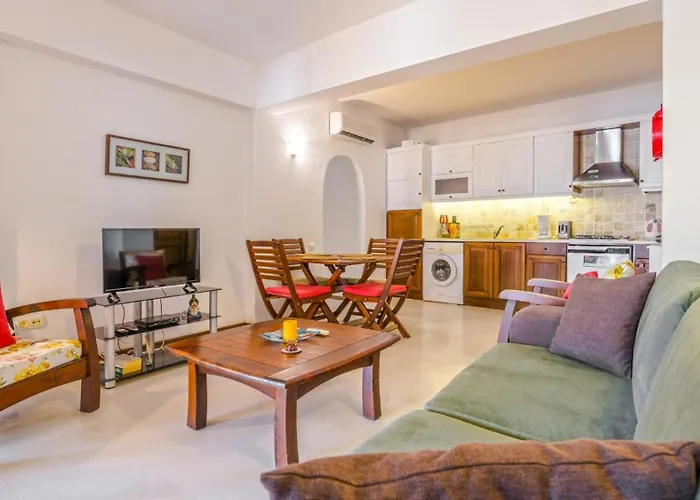 With Garden Shared Pool - 4 Min From Kalkan