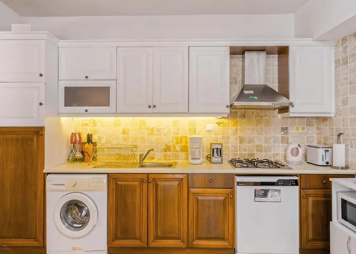 Feriehus With Garden Shared Pool - 4 Min From