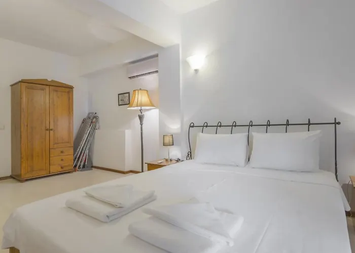 Feriehus With Garden Shared Pool - 4 Min From *