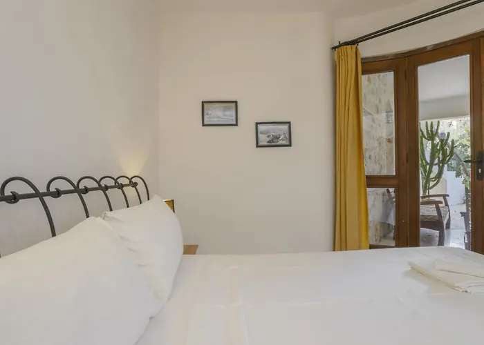 With Garden Shared Pool - 4 Min From Feriehus *