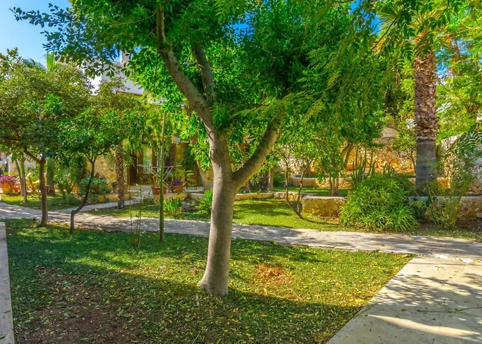 With Garden Shared Pool - 4 Min From Feriehus *