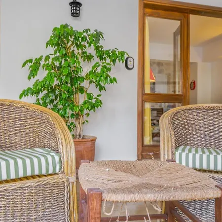 With Garden Shared Pool - 4 Min From Kalkan
