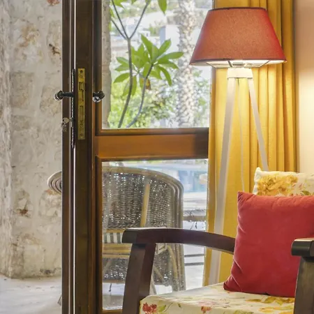 With Garden Shared Pool - 4 Min From 度假居 卡尔坎