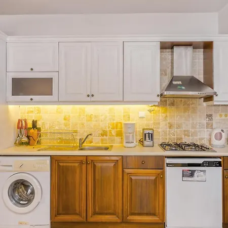 度假居 With Garden Shared Pool - 4 Min From