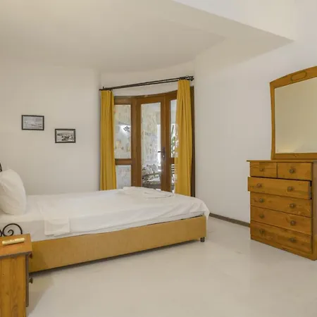 度假居 With Garden Shared Pool - 4 Min From