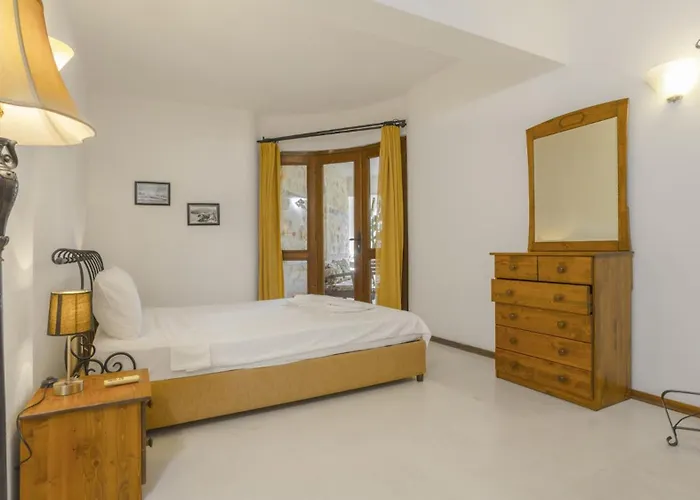 度假居 With Garden Shared Pool - 4 Min From