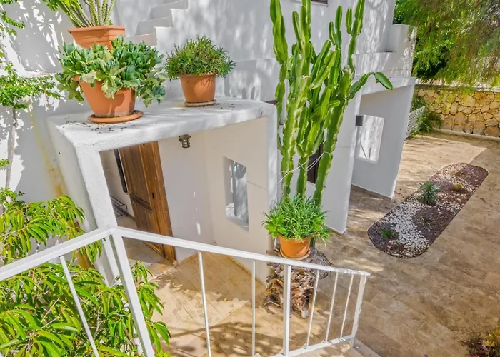 度假居 With Garden Shared Pool - 4 Min From